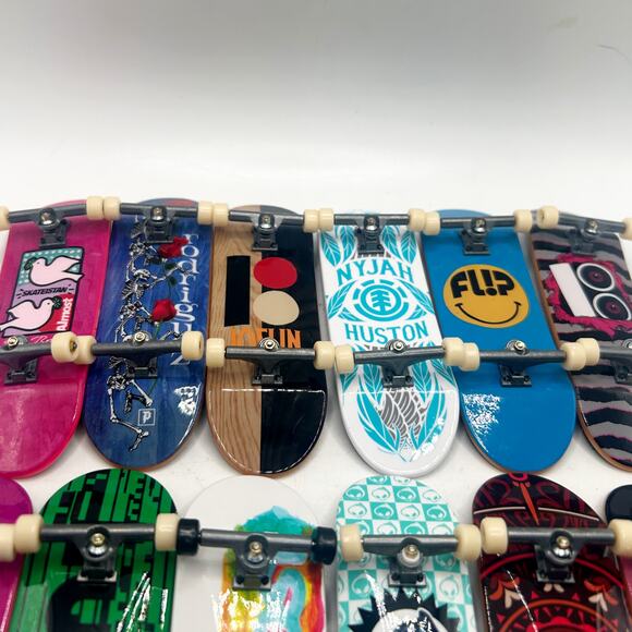 Authentic TECH DECK Mini Collectible Finger Skateboard Lot of 12 EUC - Picture 5 of 9